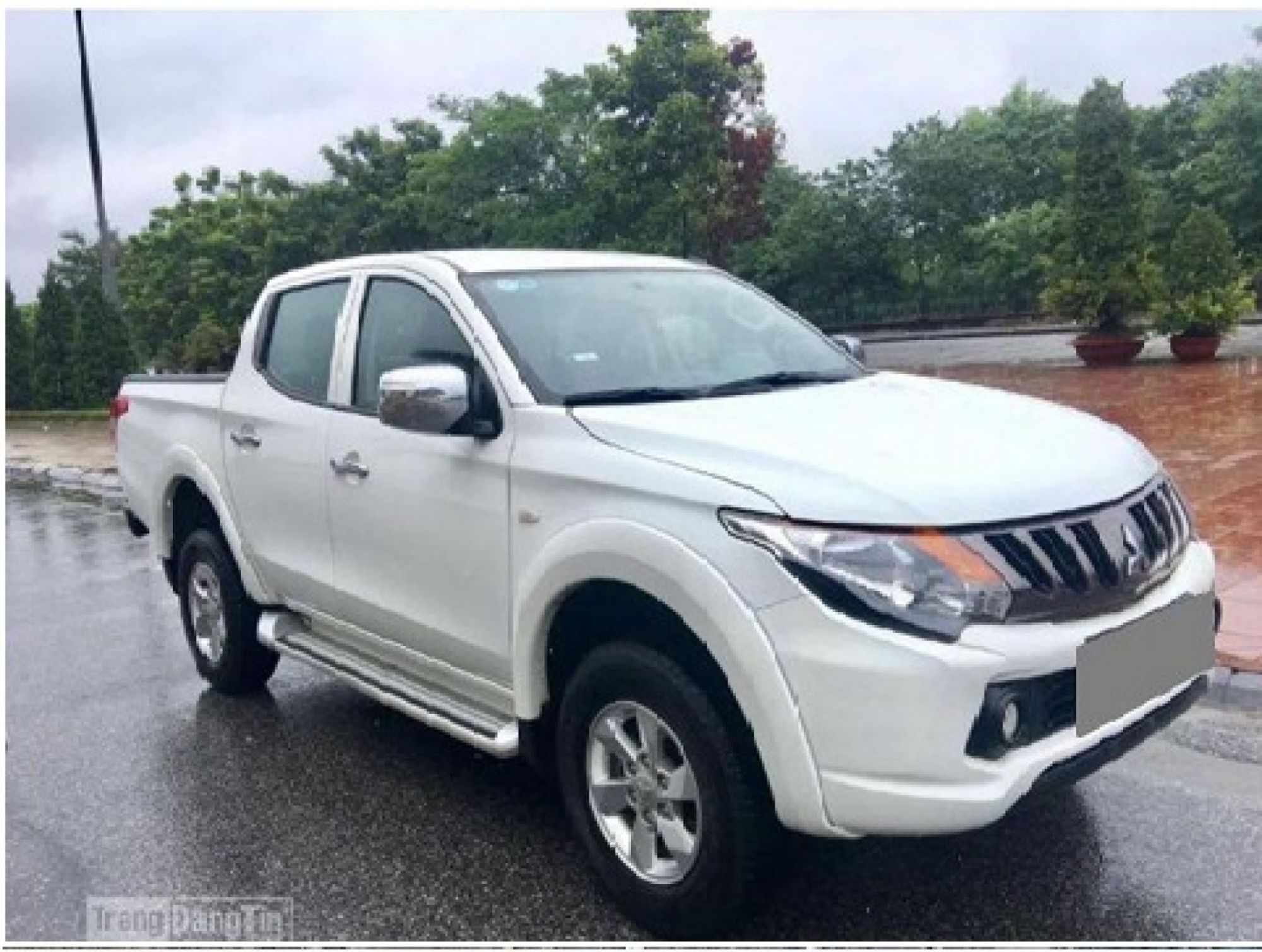 Tài sản bán đấu giá là chiếc xe ô tô tải, nhãn hiệu MITSHUBISHI TRITON, biển số: 51C - 674.28 thuộc ngân hàng TMCP Quốc Dân